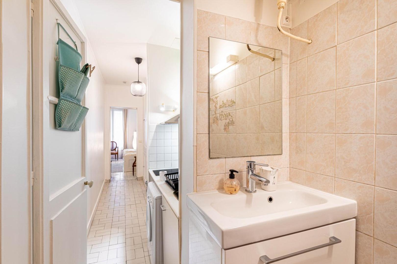 Appartamento Guestready - Modern Comfort Near Montmartre Parigi