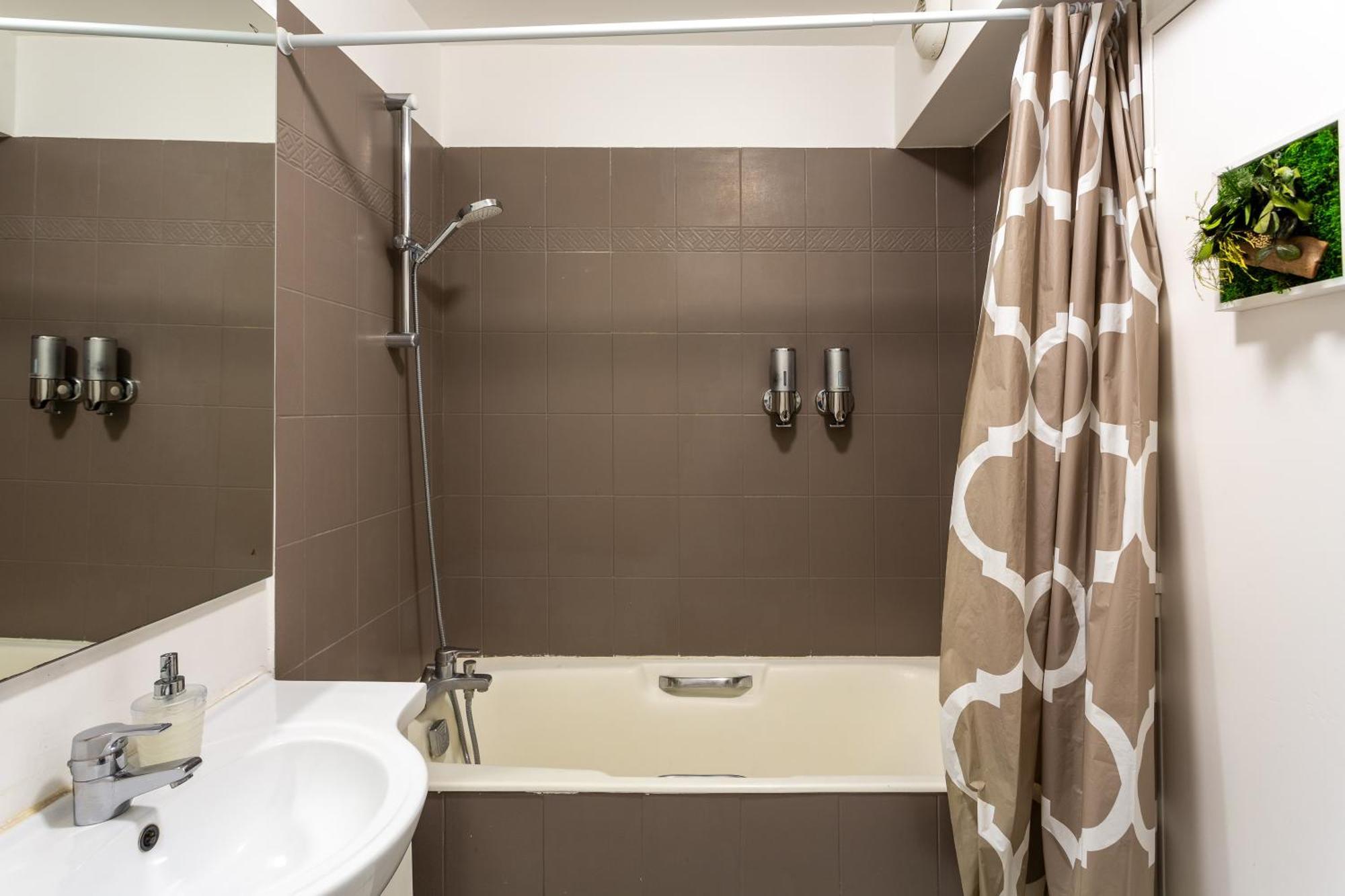 Apartment Calme Et Accueillant Metro Charonne Paris
