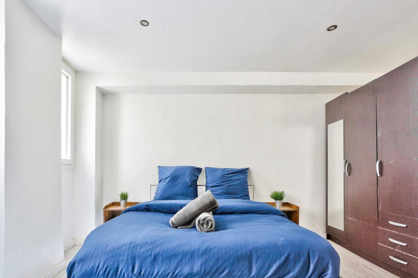 Luxe Notre Dame De Apartment
