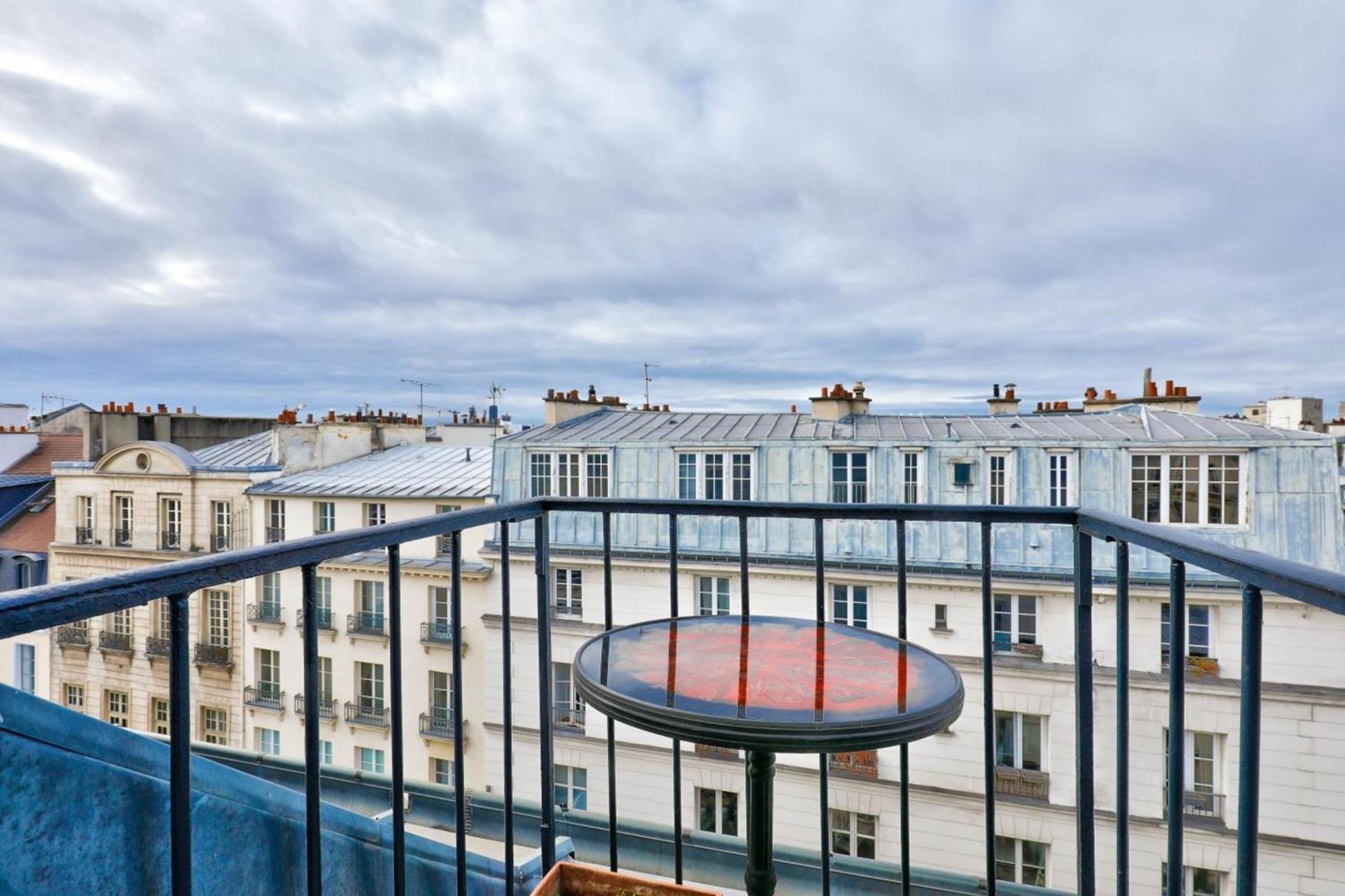 Appartamento Cosy Under The Roofs Of Parigi