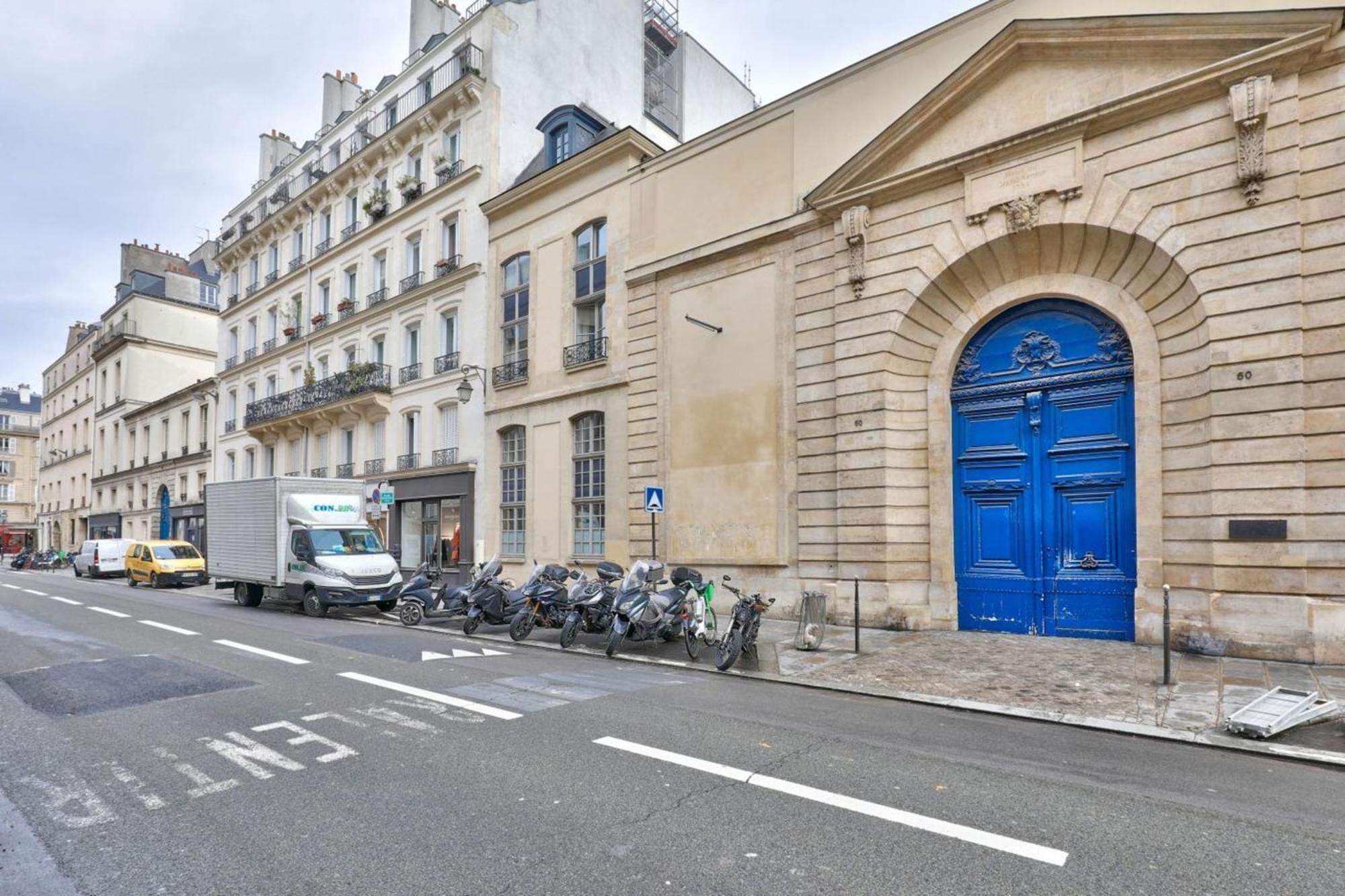Cosy Under The Roofs Of Appartamento Parigi