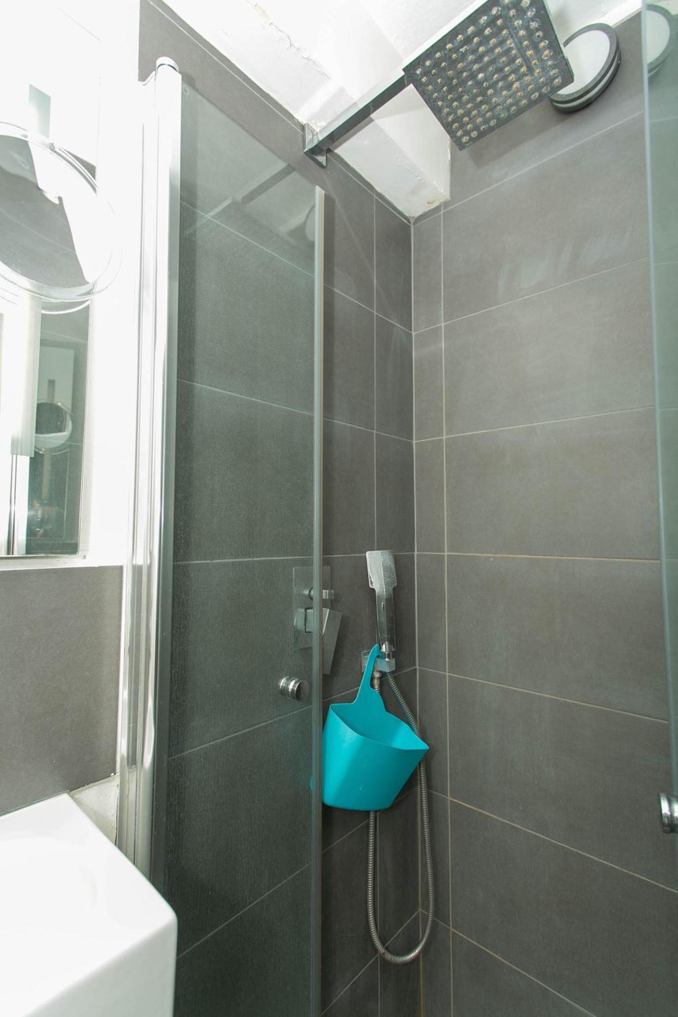 Champs Elysees & Arc De Triomphe - Cityapartmentstay *