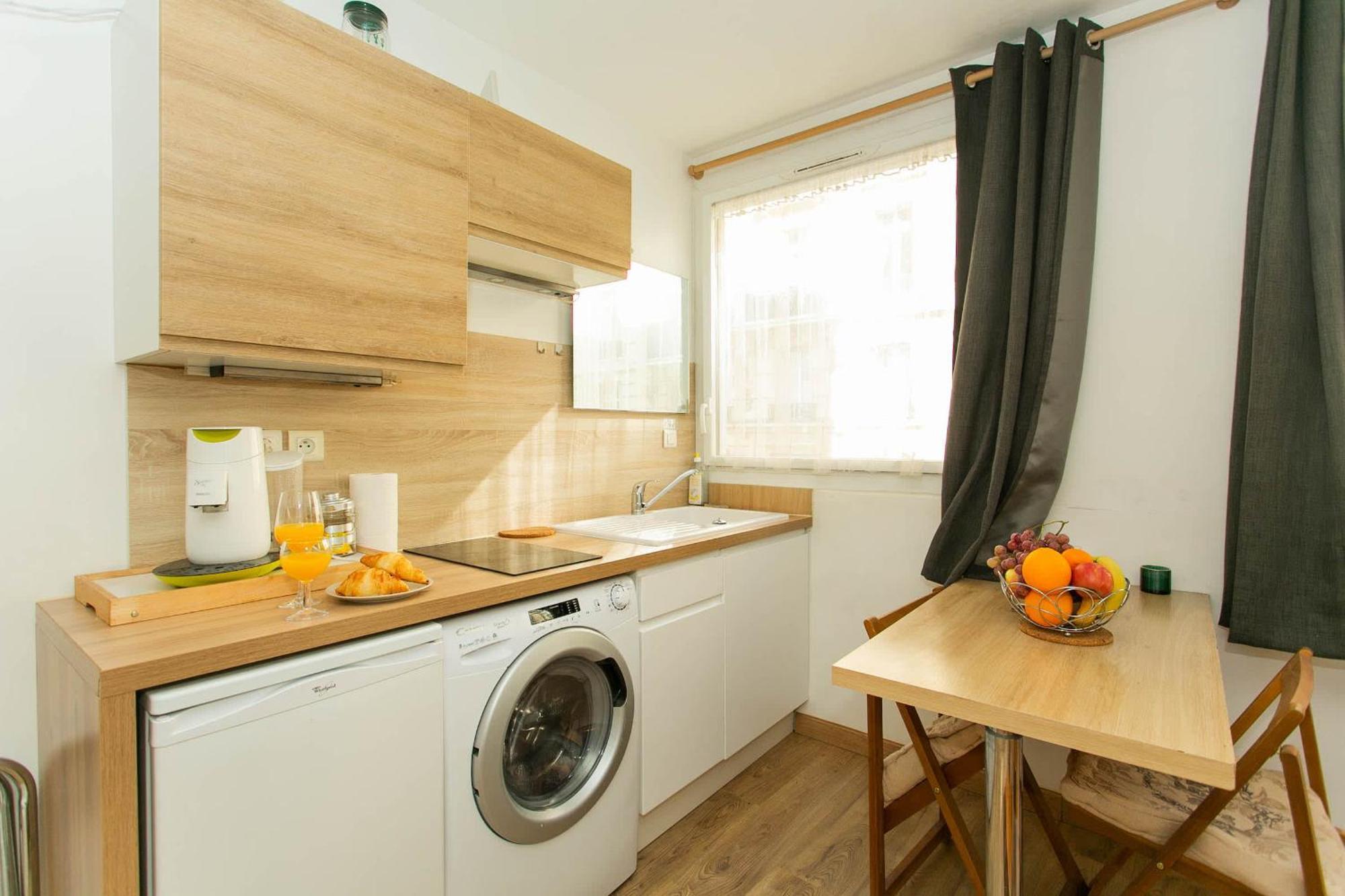 Champs Elysees & Arc De Triomphe - Cityapartmentstay Apartment