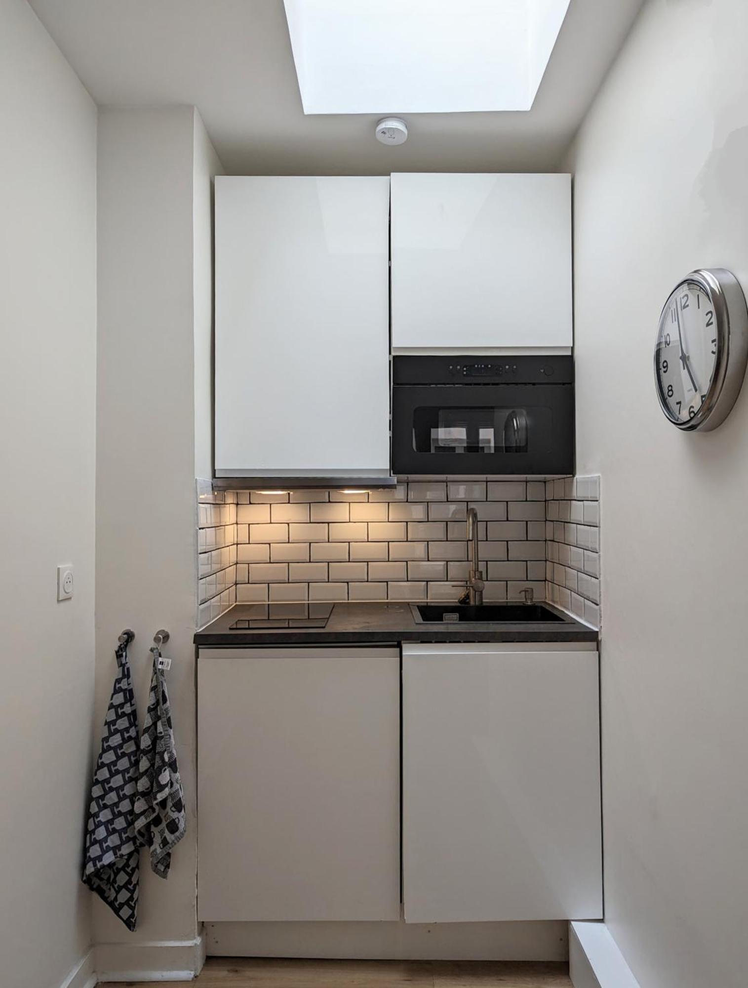 Oasis: One Bedroom Studio For Two Next To The Eiffel Tower Apartment
