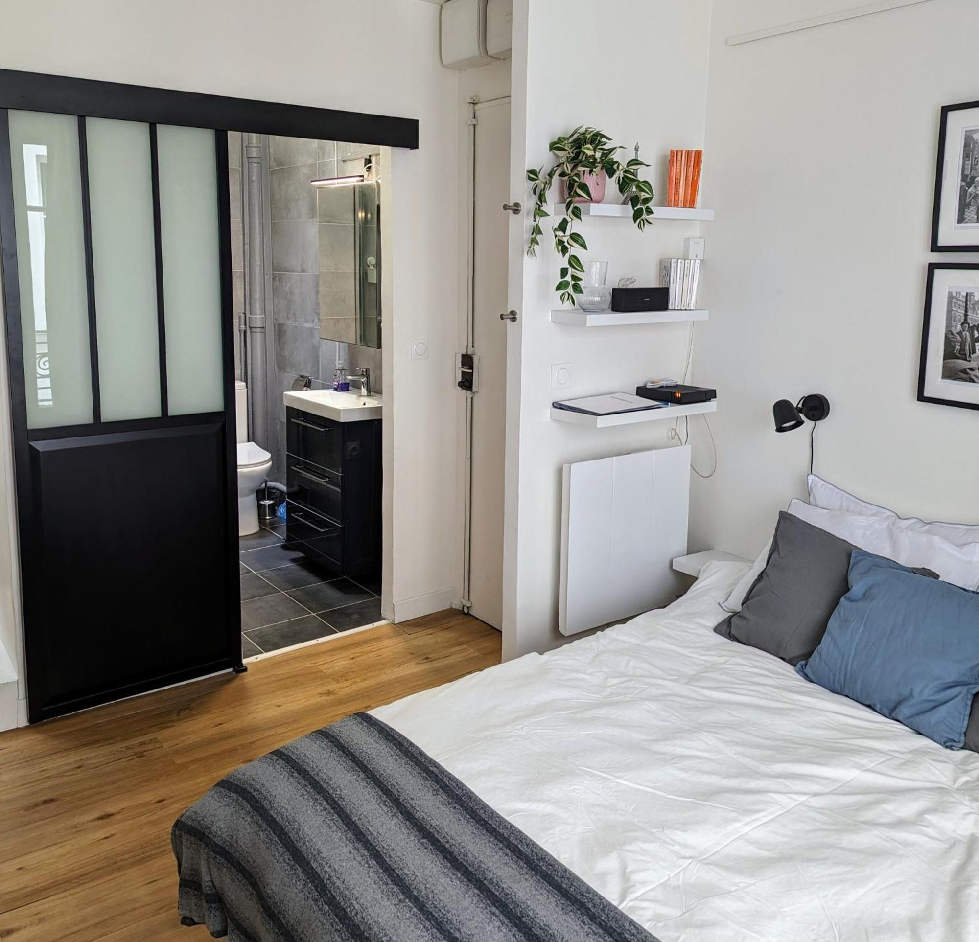 Oasis: One Bedroom Studio For Two Next To The Eiffel Tower *