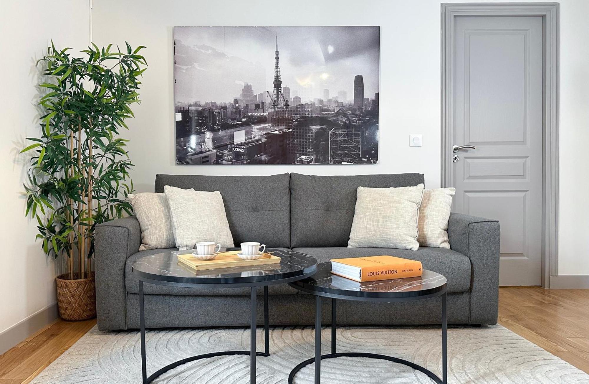 - Buttes Chaumont's Park -entire Flats Apartment Paris