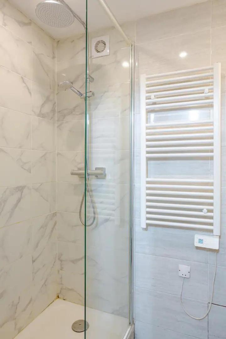 Superbe Studio Gambetta Apartment Paris