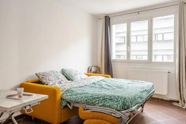Superbe Studio Gambetta Paris