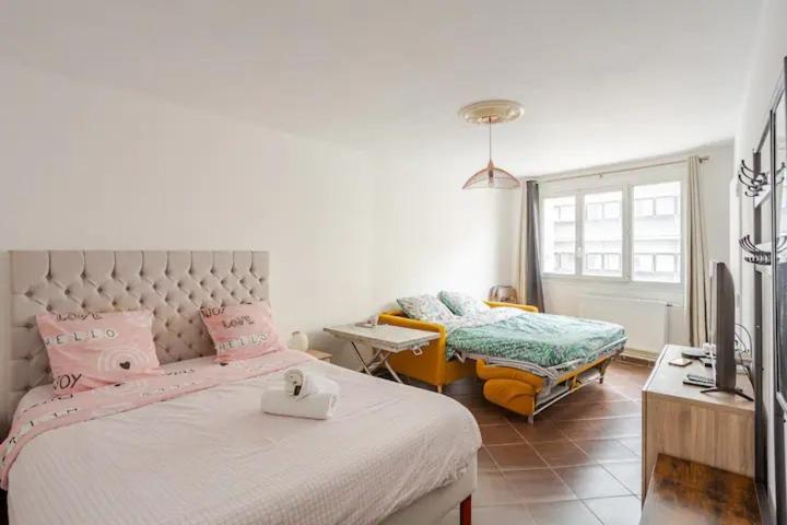 Superbe Studio Gambetta Apartment Paris