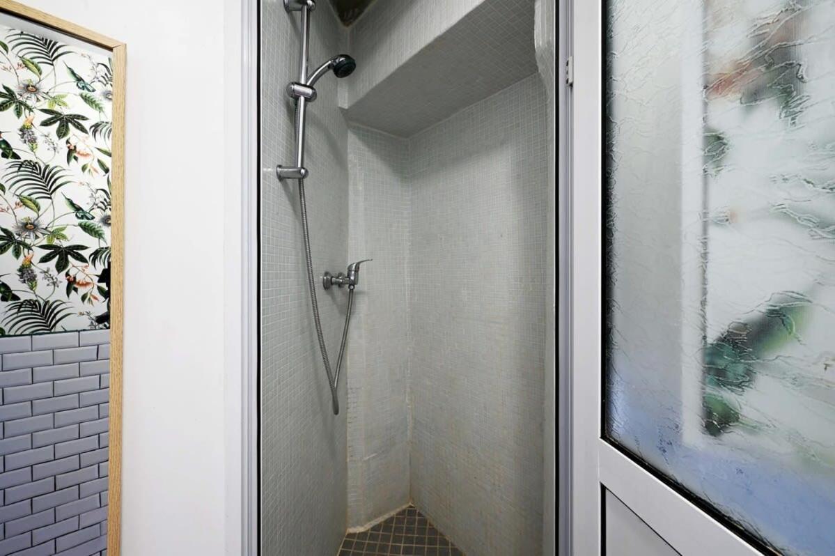 Updated In The Heart Of The Bustling Le Marais District * Parigi