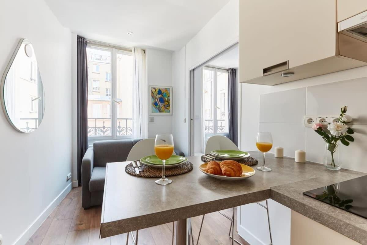 Apartment Rogito Fresh Scented Paris