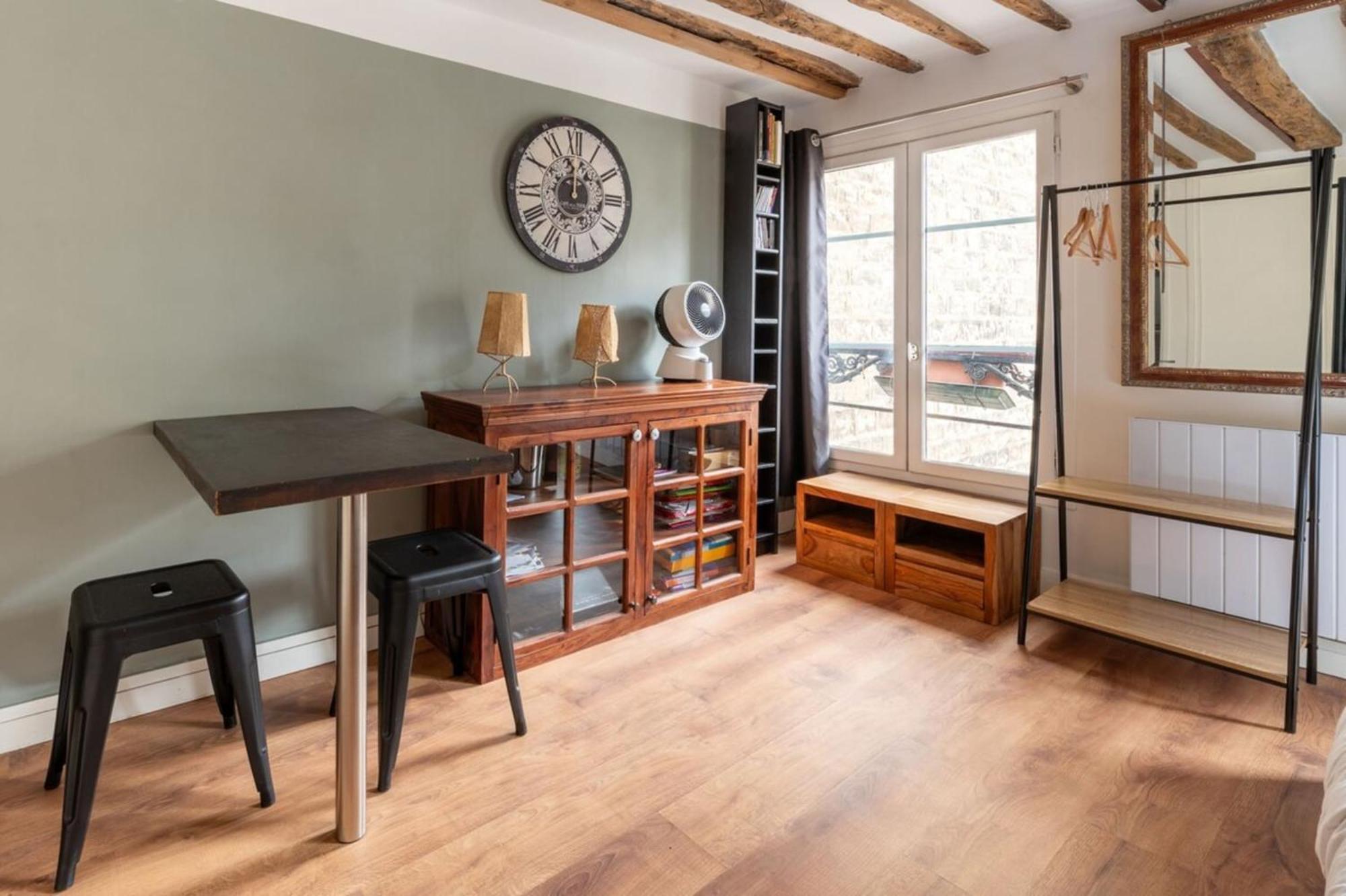 Central Parisian-style Studio Apart - Sentier Parigi