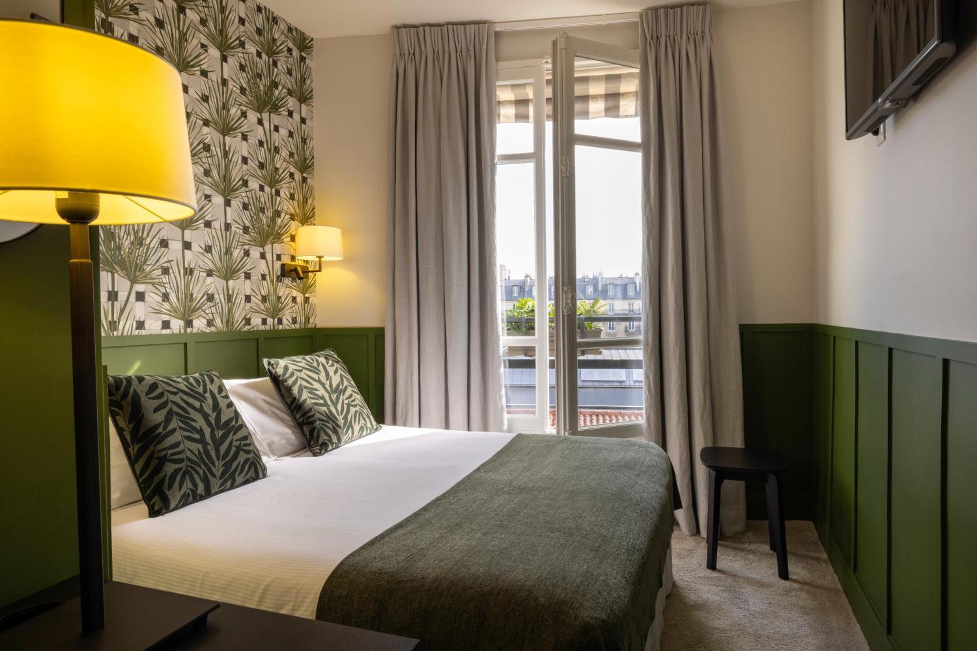 Clement 2* Paris