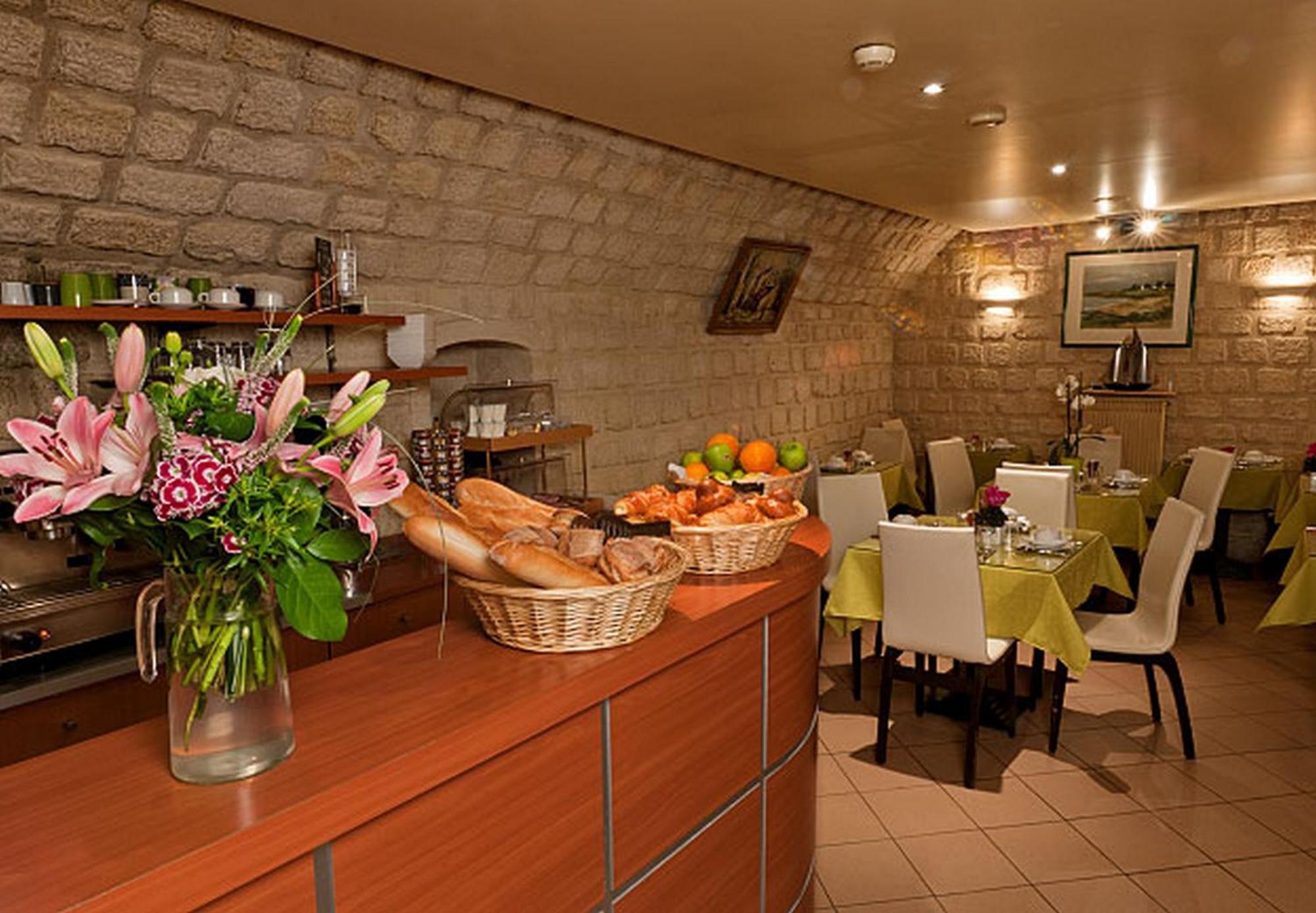 Hotel Opera Deauville 3*