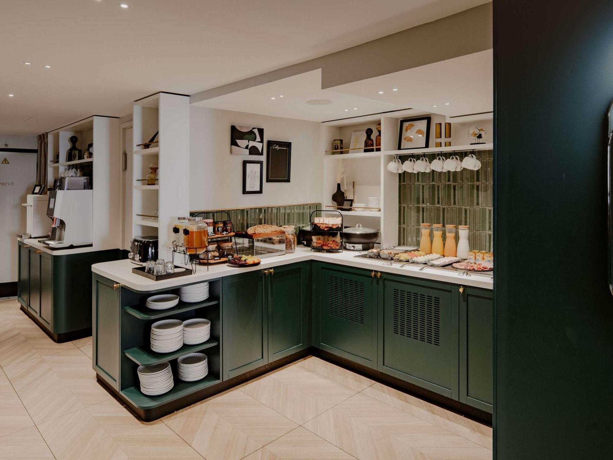 Hotel Mercure Tour Eiffel Pont Mirabeau 4*