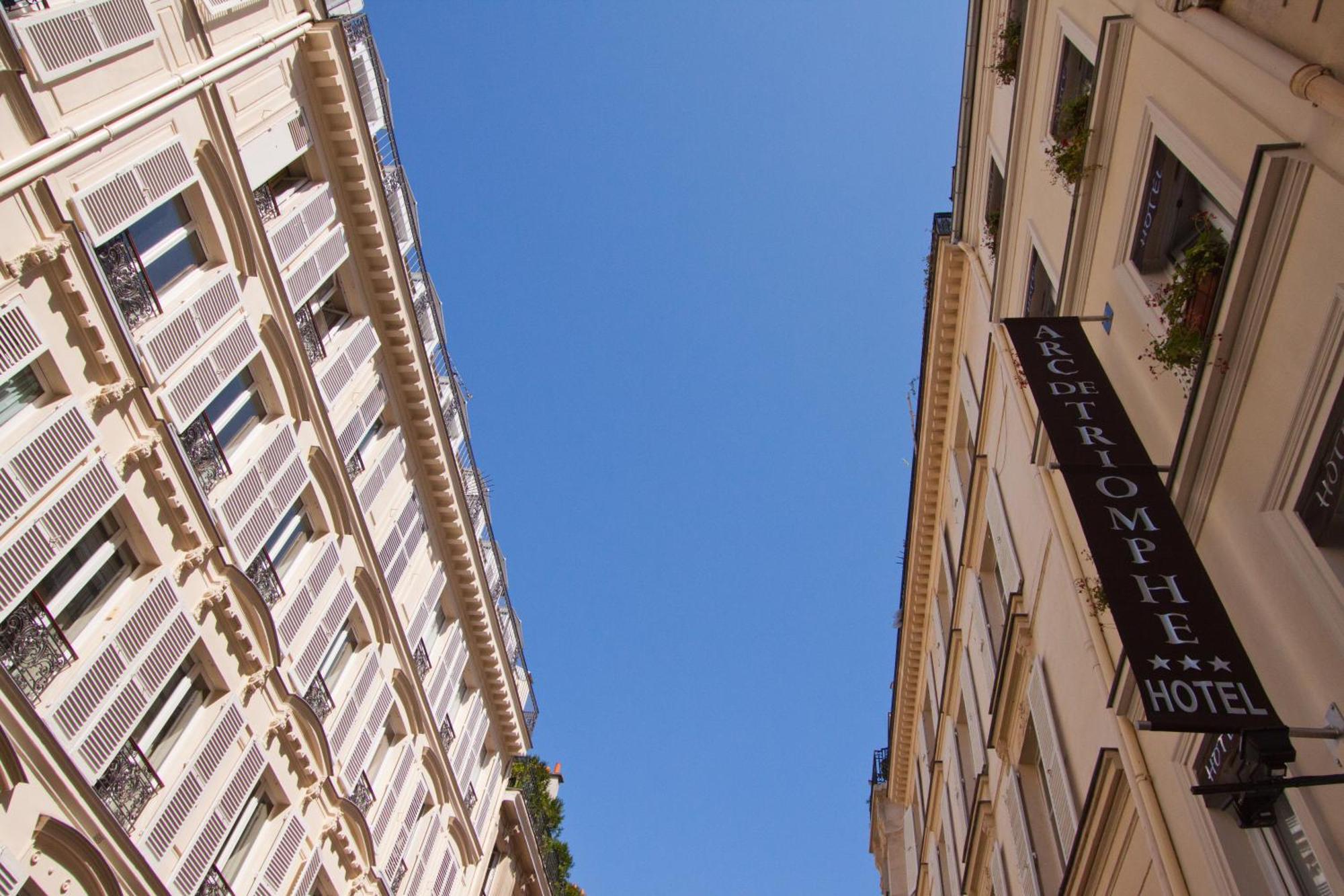 Hotel Arc De Triomphe 3*