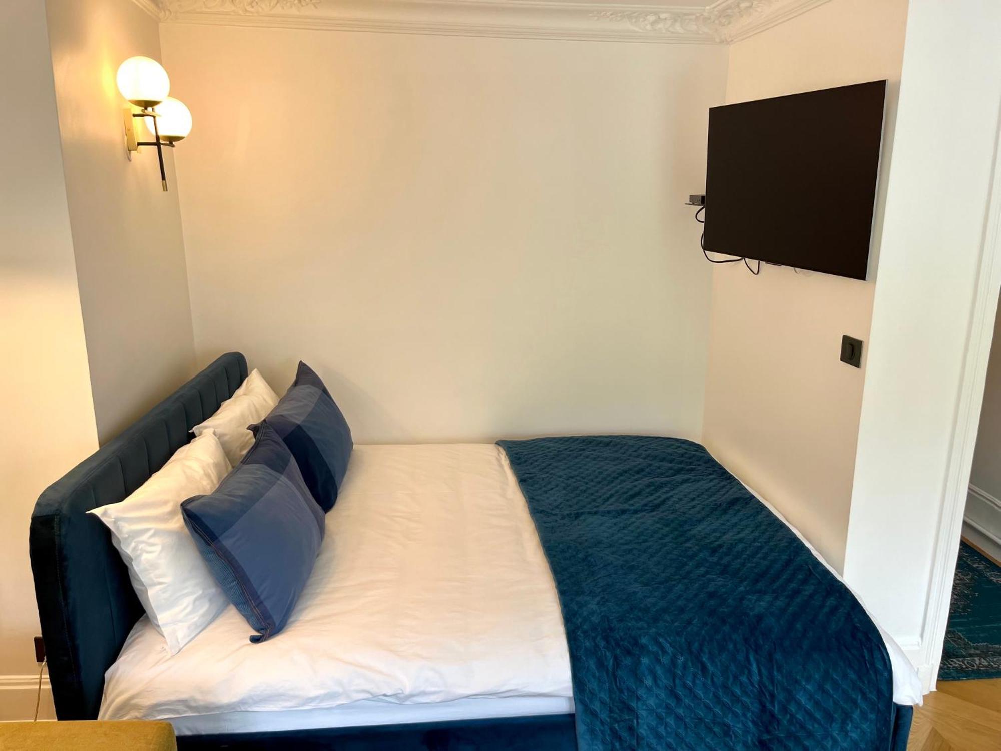 Apartment Pres Des Champs-elysees Paris