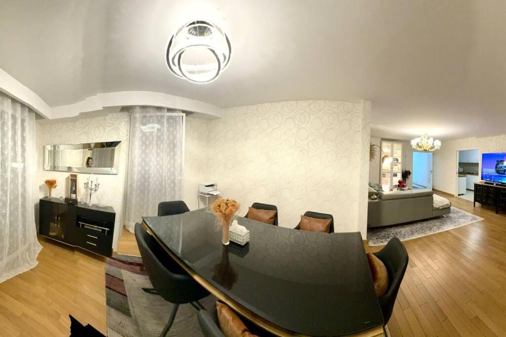 Luxury House Porte Versailles Eiffel Paris
