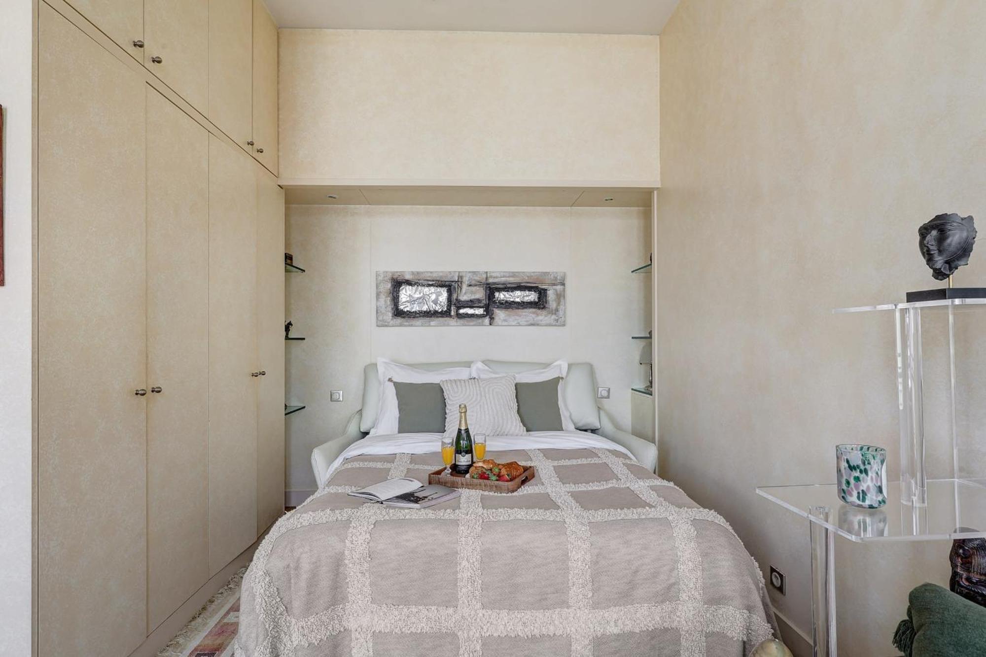Avenue Des Champs-elysees - Cityapartmentstay Parigi