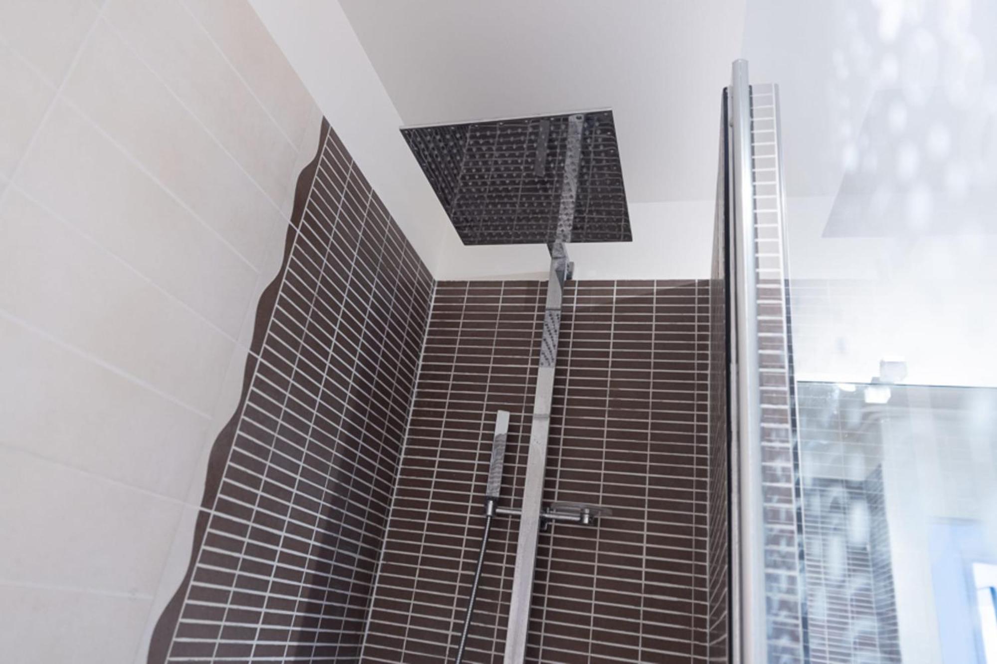 Appartamento Spacious Cocoon With 2 Balconies Parigi