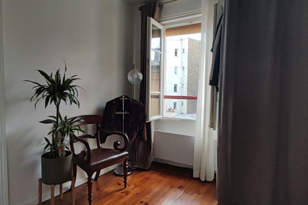Appartamento A Deux Pas Des Buttes Chaumont Parigi