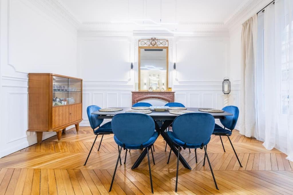 Haussmannian Apartment, Near Champs-elysees