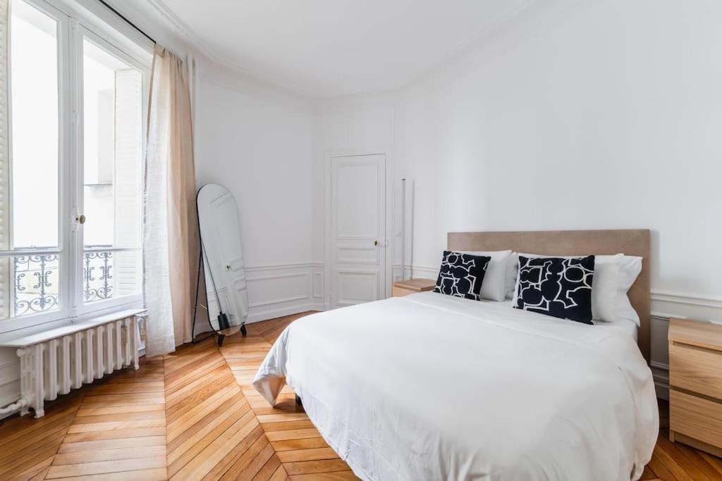 Haussmannian Apartment, Near Champs-elysees