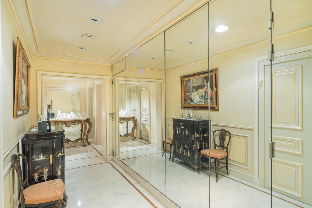 Arc De Triomphe - Foch Palace Apartment