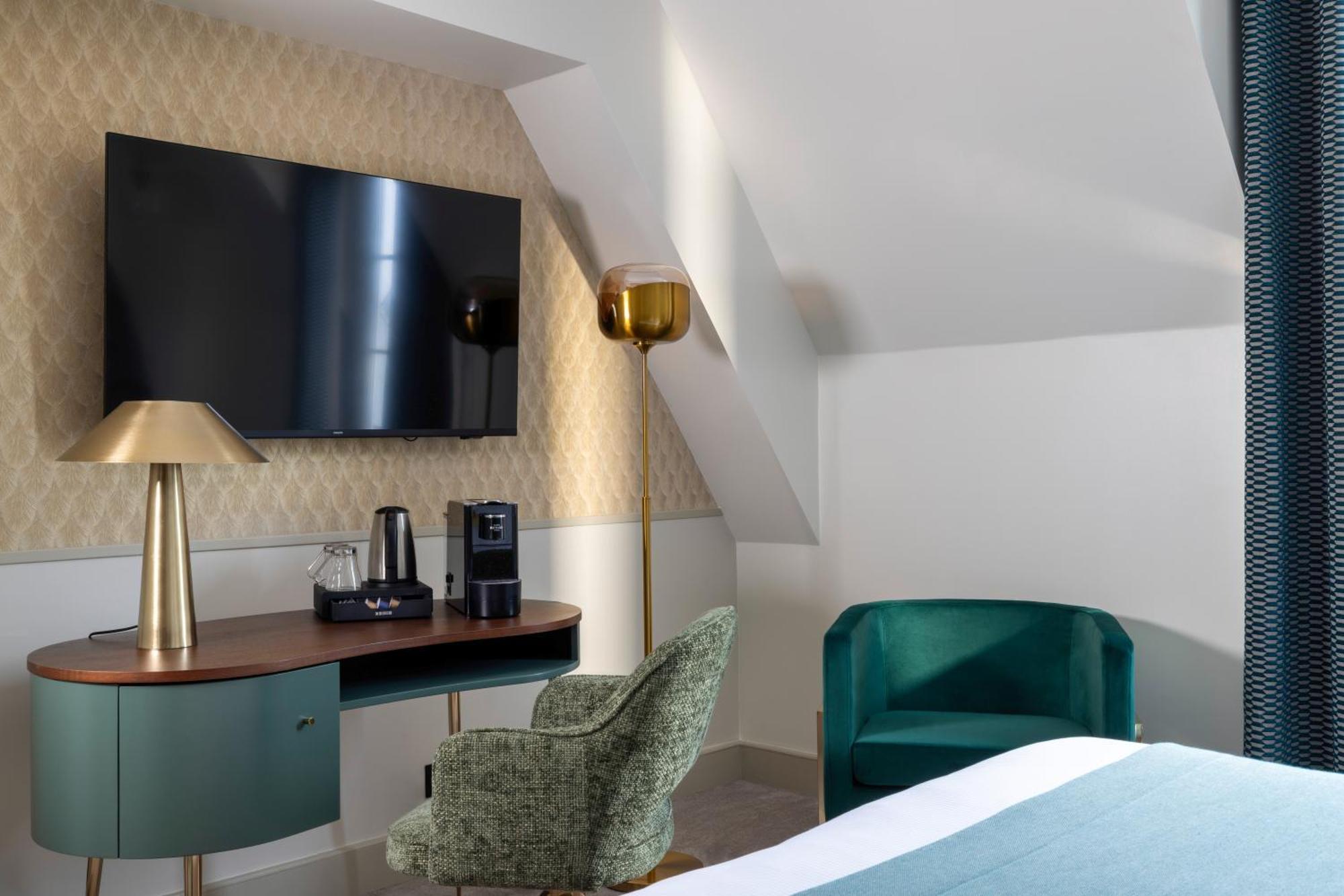 Elysées Bassano 4*