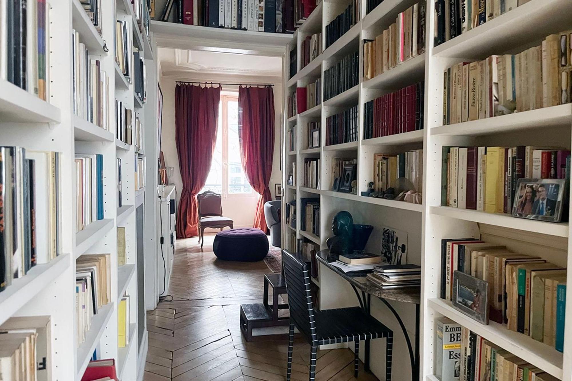 Bright And Luxurious In The Heart Of * Parigi