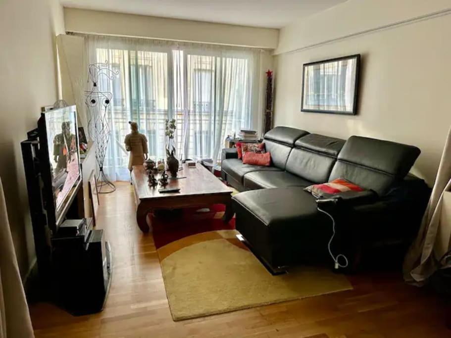 Bed & Breakfast Private Bedroom 1 Near Eiffel Tower, Saint Germain