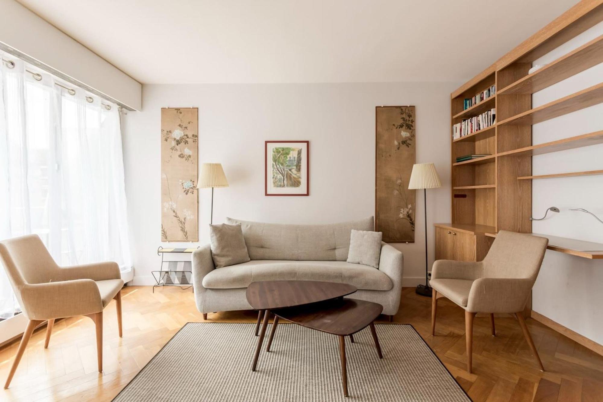 Eiffel Tower - 2br With Balcony - Cityapartmentstay Appartamento