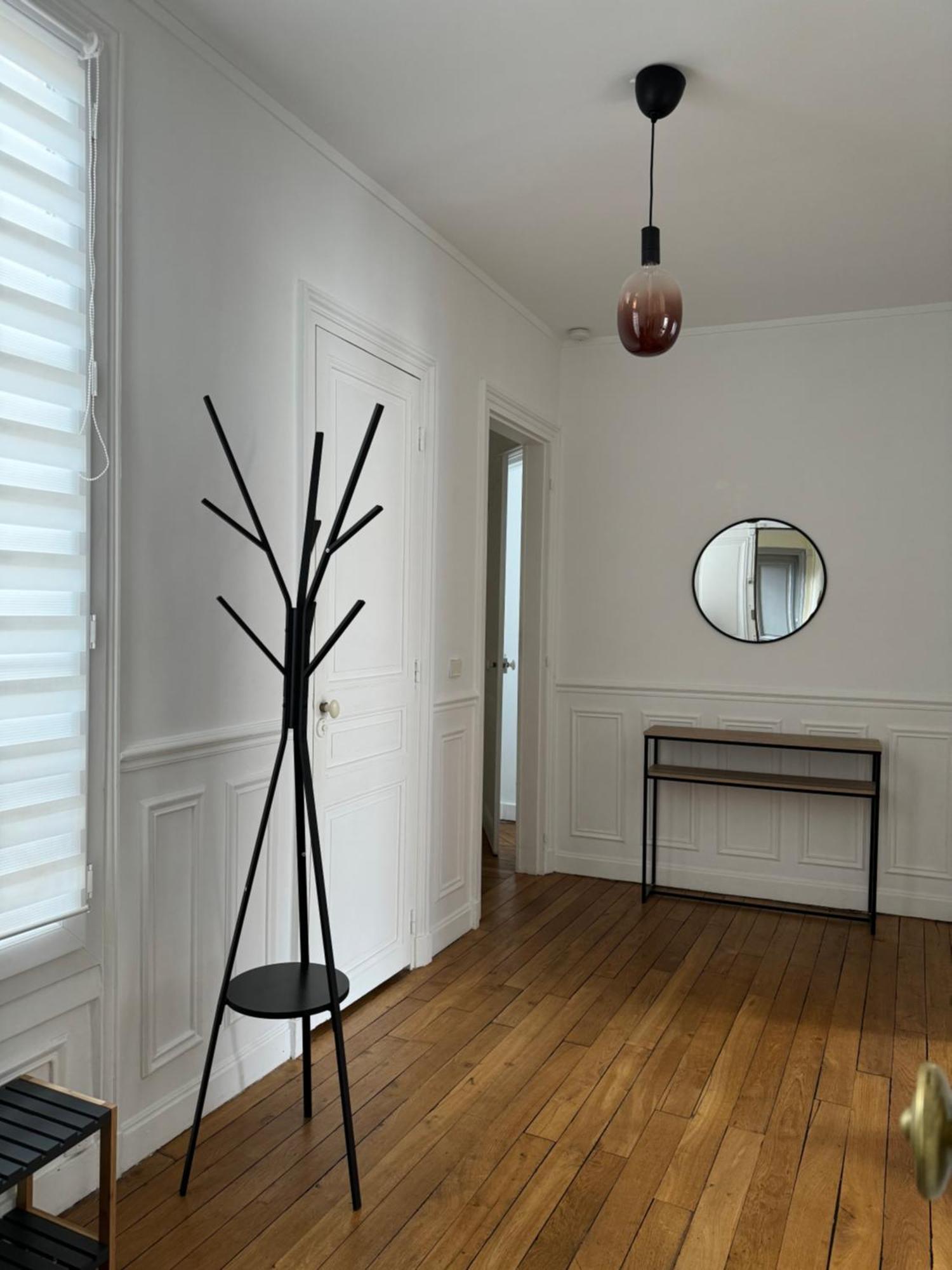 Tour Eiffel 120 M2 *