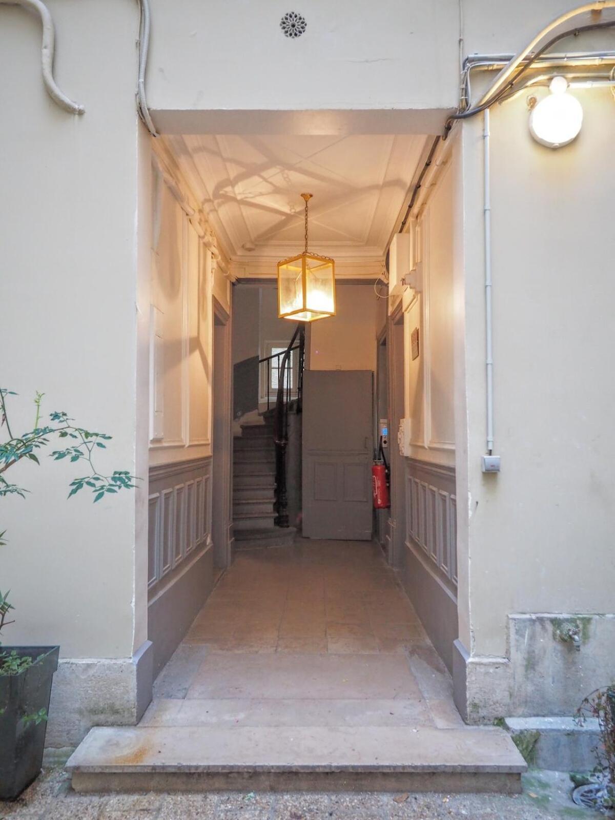 Sartre Saint Germain Apartment *
