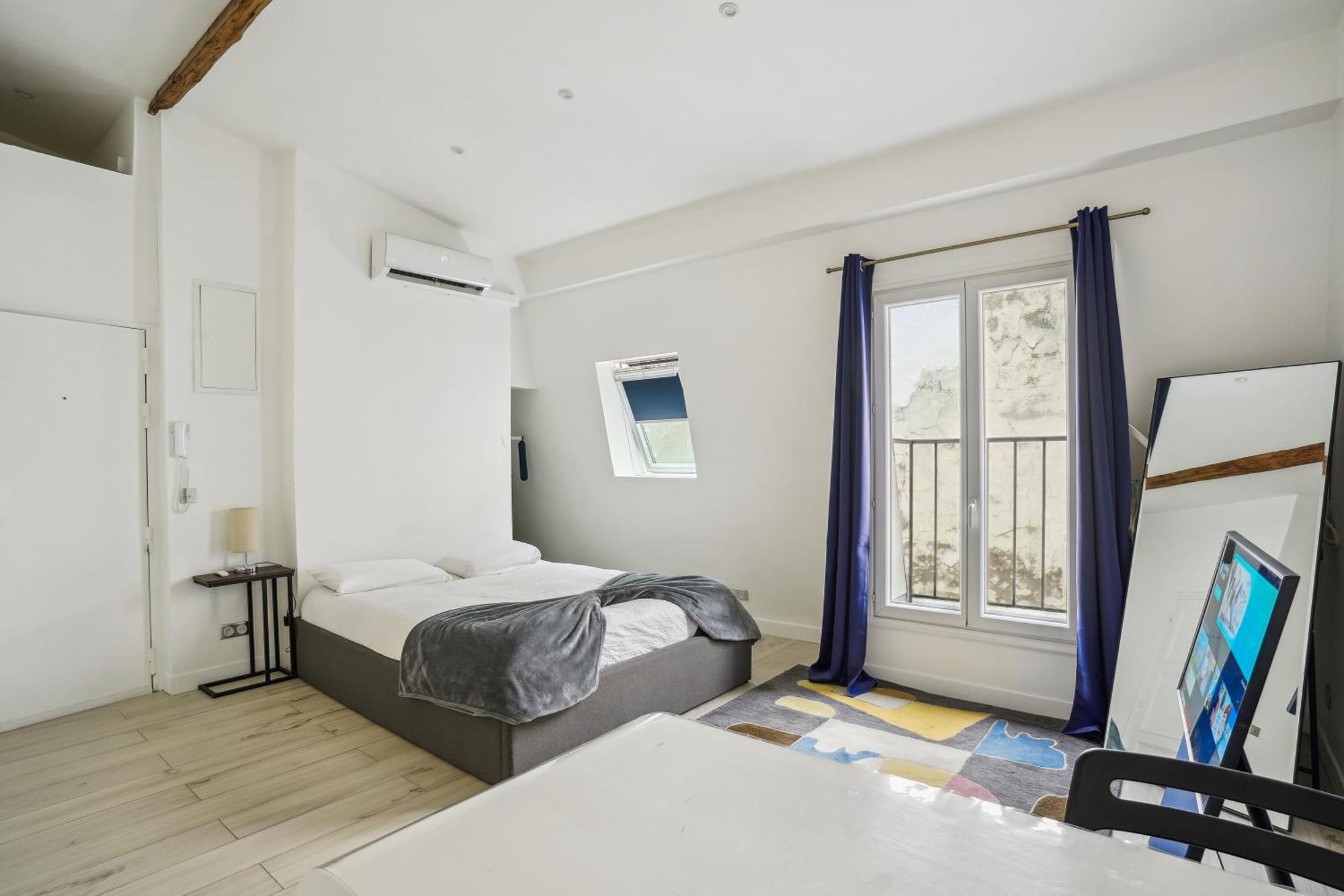 Apartment New Near Champs Elysees Paris