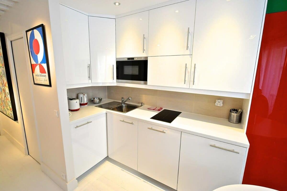 Notre Dame In Full Colors Apartment Paris