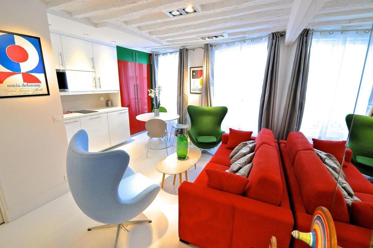 Apartment Notre Dame In Full Colors *