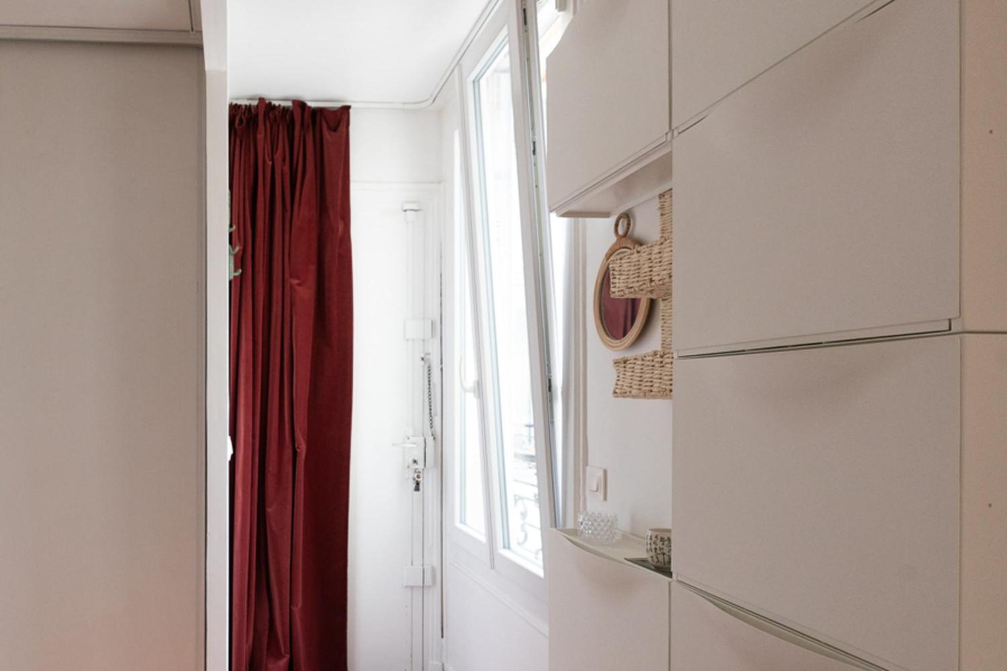 Quiet And Typically Parisian Appartamento