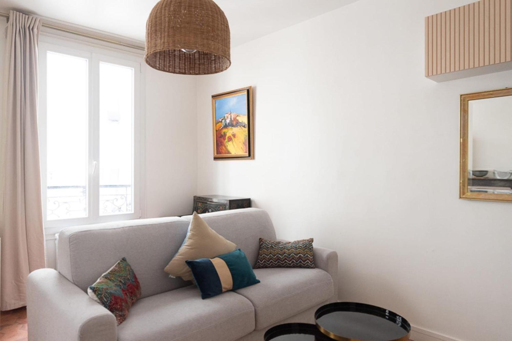 Quiet And Typically Parisian Appartamento *