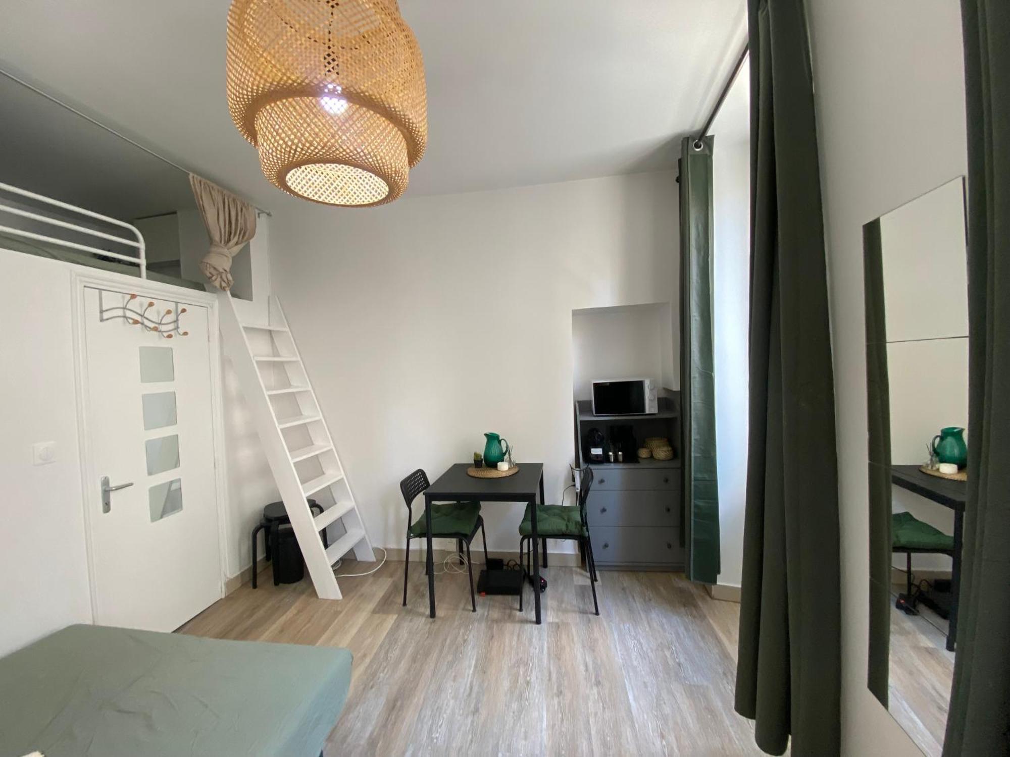 Charmant Studio Au Coeur De *