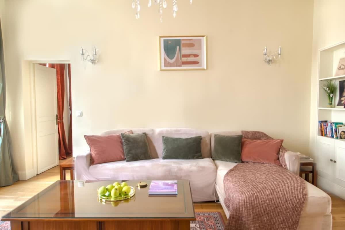 Apartment La Lumiere Eiffel Walk To Tower Paris