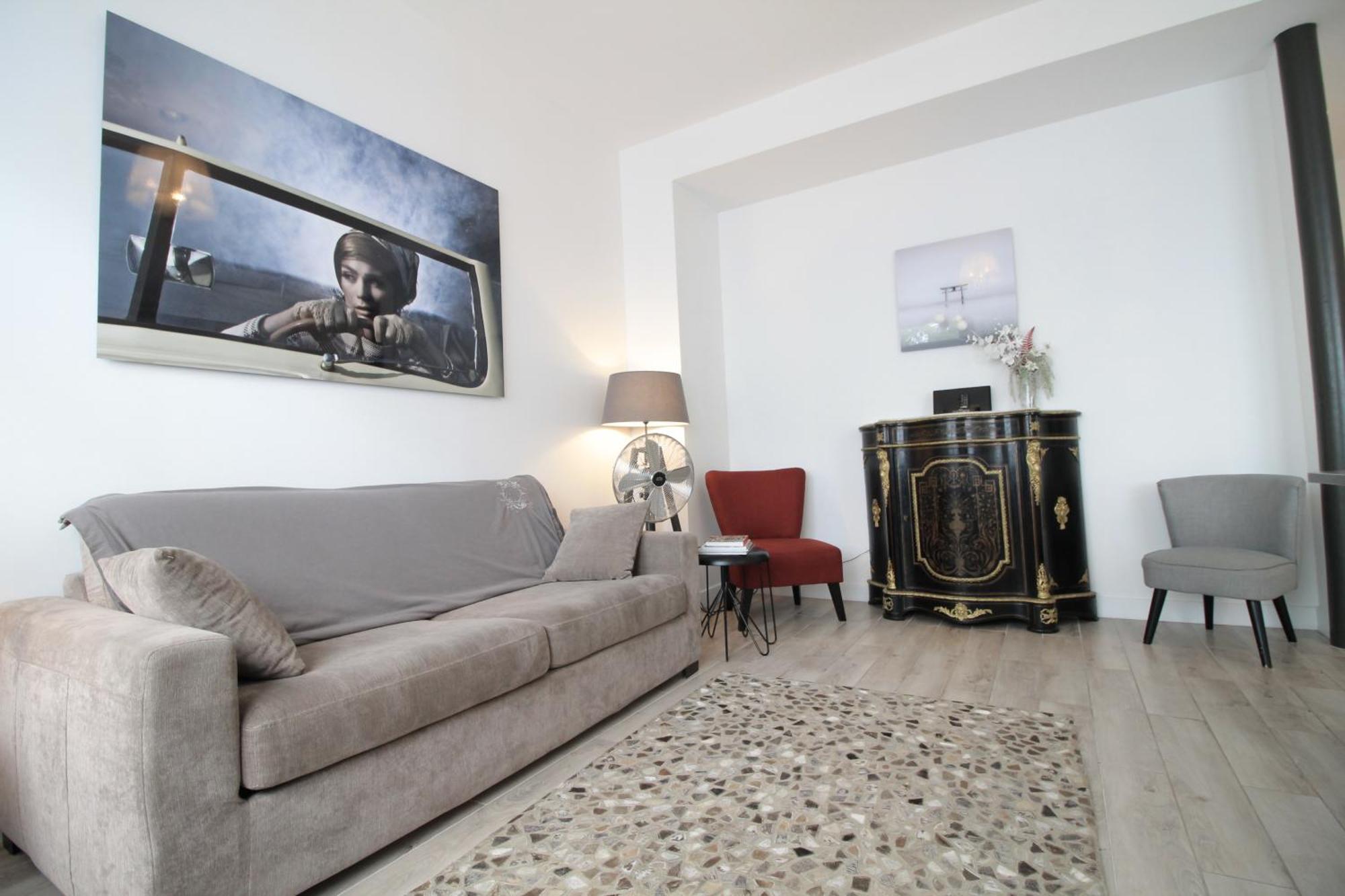 Cozy Select Apartment Paris