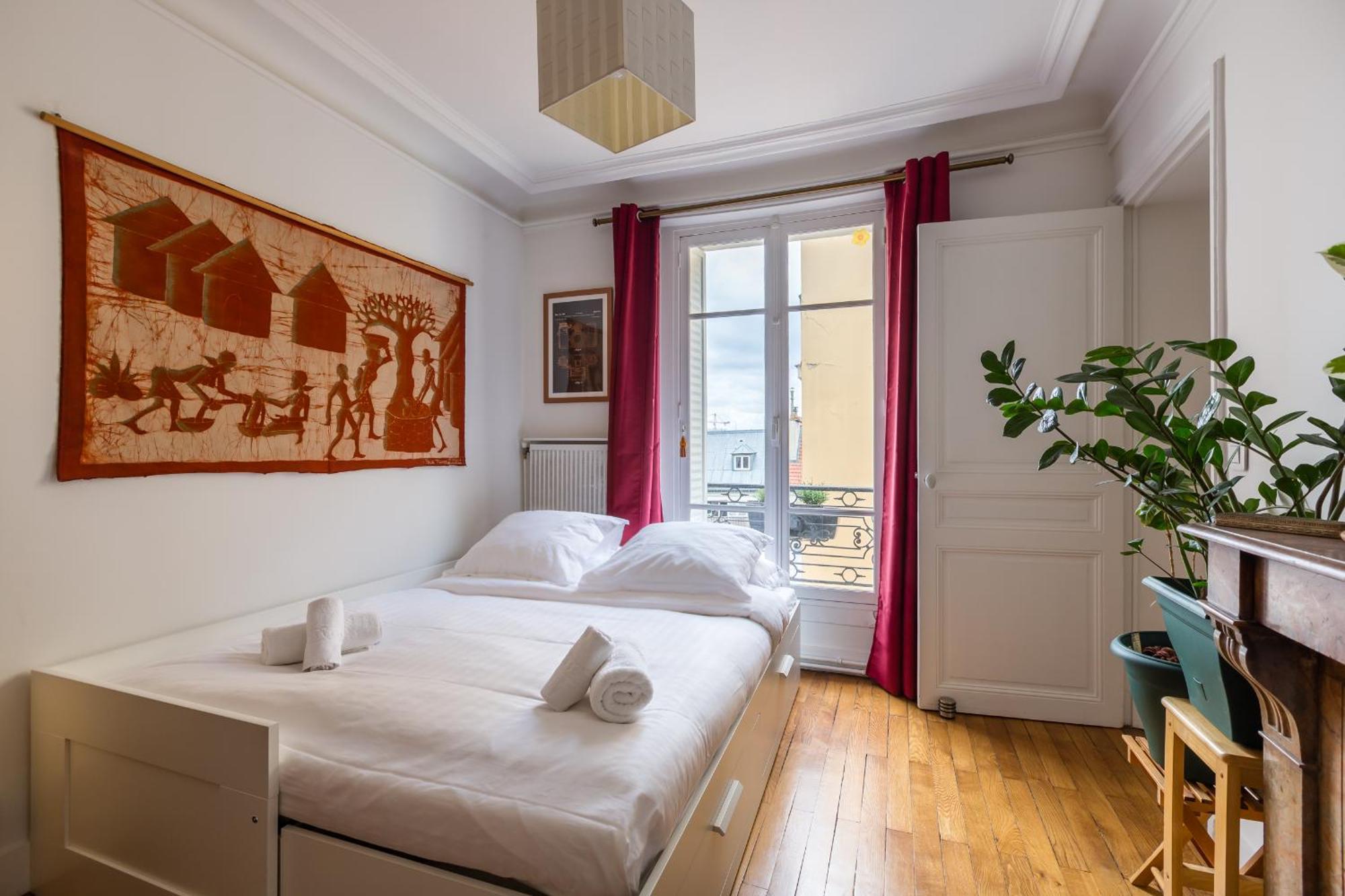Veeve - A La Mode In Batignolles Parigi