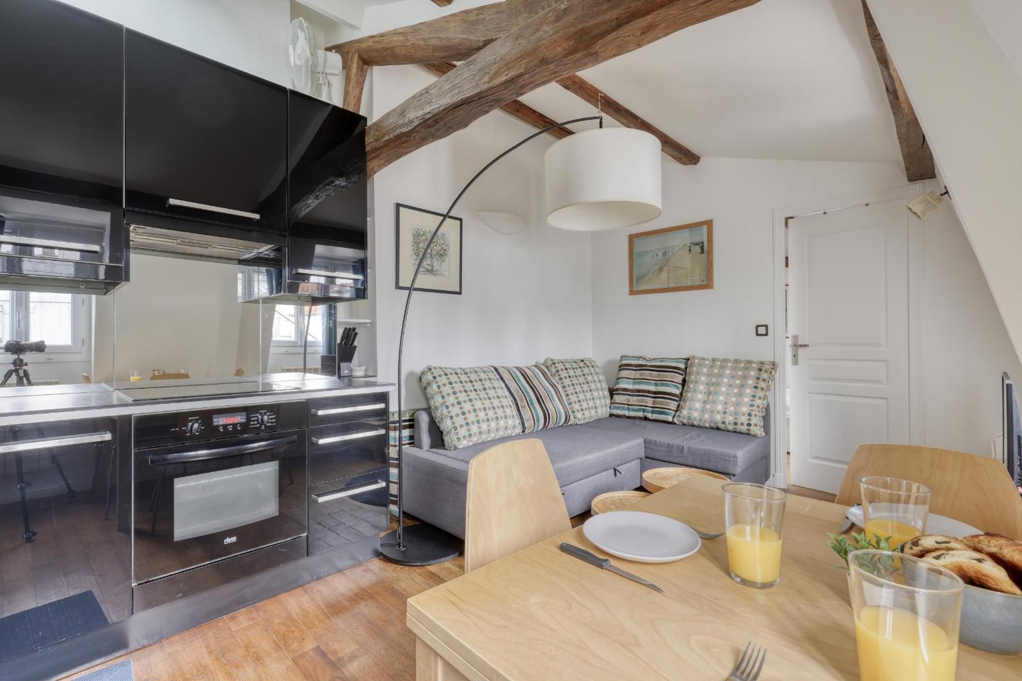 Homely & Pleasant T2 Flat In The Heart Of * Paris