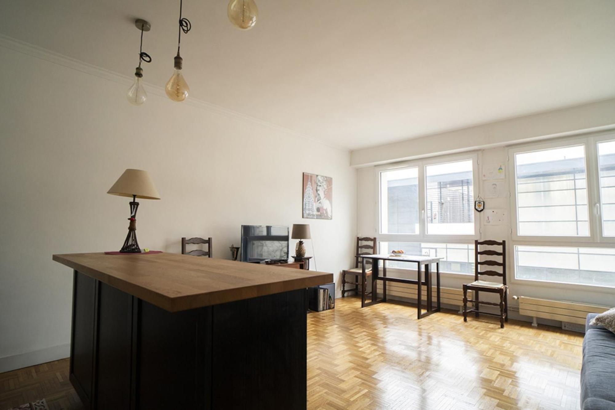 Spacious Studio In The Heart Of Apartment *
