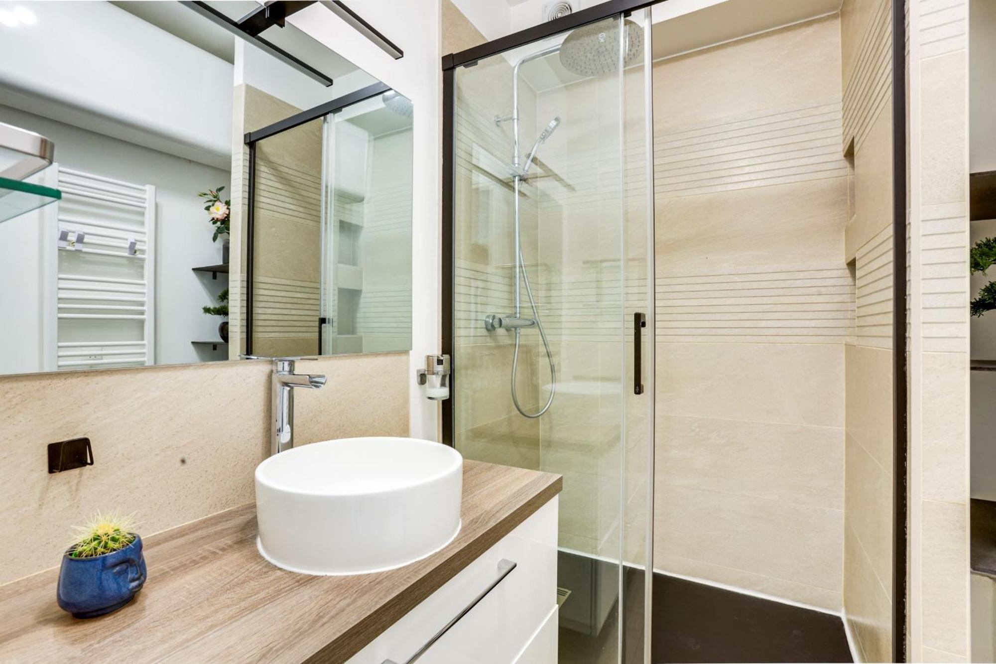Montmartre & Sacre-coeur - 2br - Cityapartmentstay * Parigi