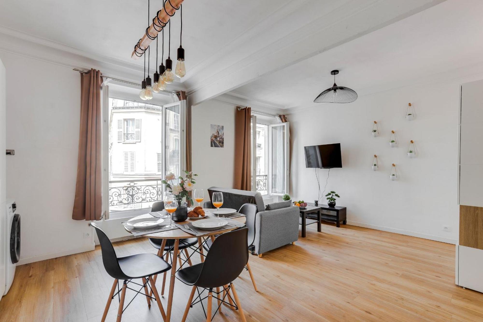 Montmartre & Sacre-coeur - 2br - Cityapartmentstay Parigi