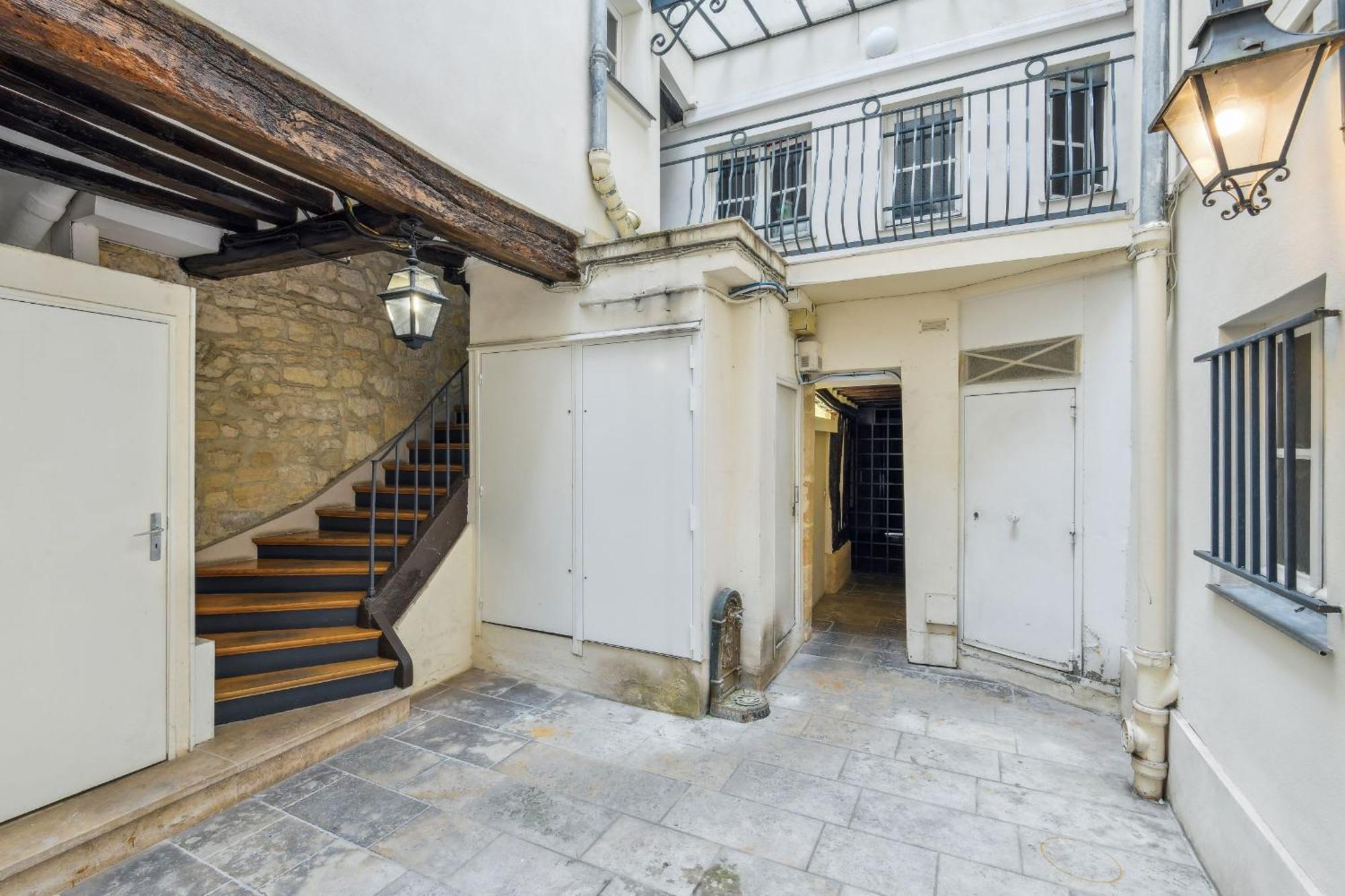 Pont Neuf & Jardin Du Luxembourg - Cityapartmentstay Appartamento