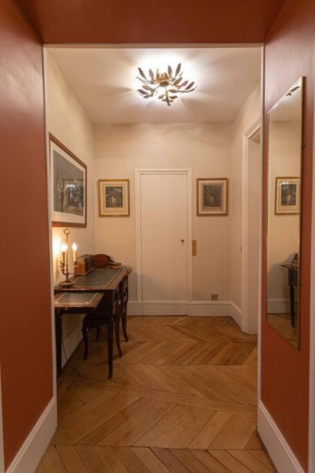 Apartment Vue Louvre Et Seine Paris