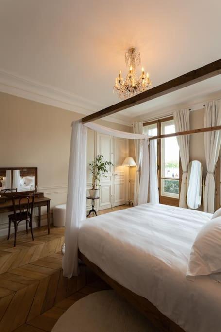 Vue Louvre Et Seine Apartment